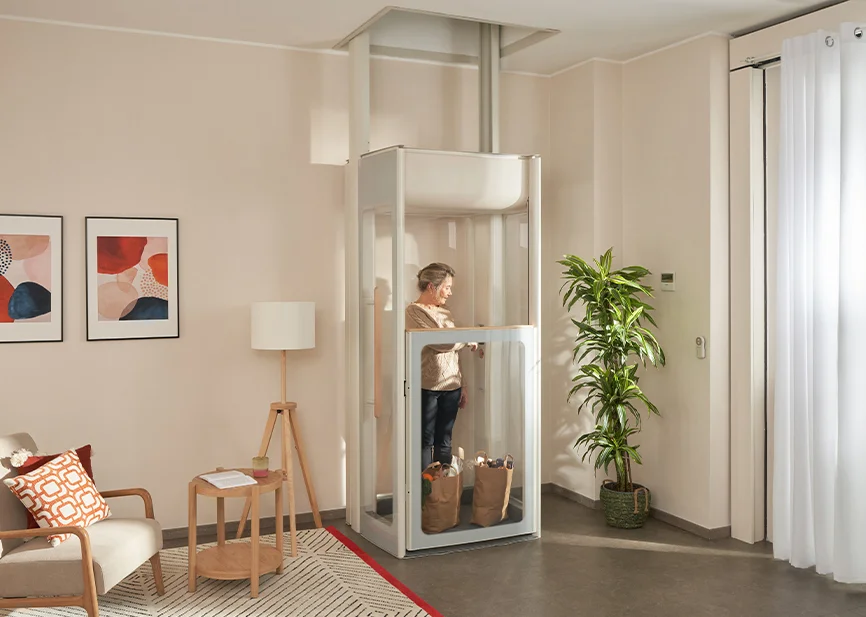 Stannah S2 beltéri lift személlyel