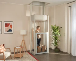 Stannah S2 beltéri lift személlyel
